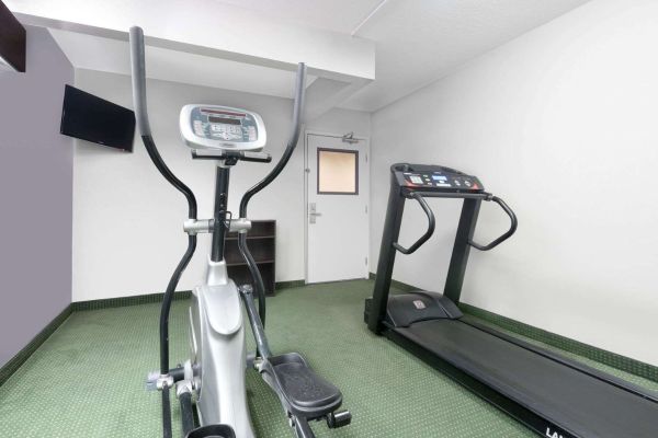 MICROTEL INN AND SUITES LONDON (London)